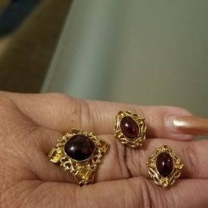 GENUINE GARNET RING & EARRINGS SET IN 10K SOLID YELLOW GOLD